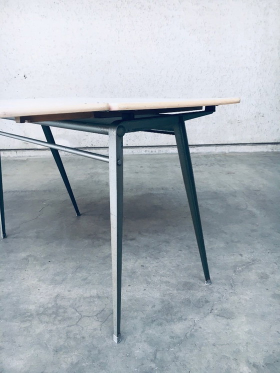 Image 1 of Scrivania di design industriale olandese di Wim Rietveld per Ahrend De Cirkel, Paesi Bassi, anni '60