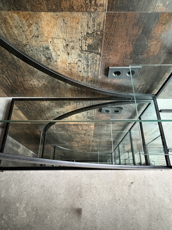 Image 1 of Runder Raumteiler/Vitrinenschrank