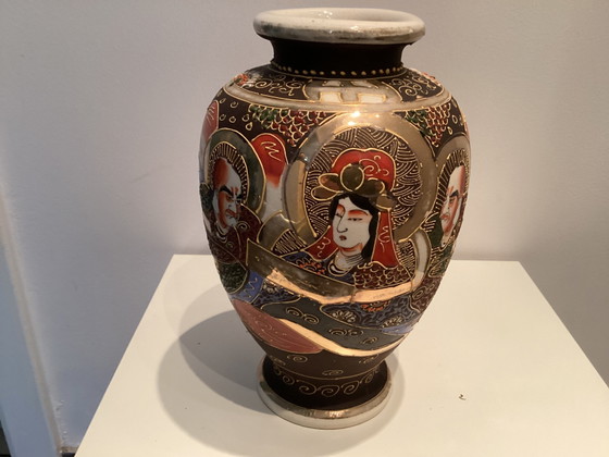 2 identical Satsuma Vases with faces in relief, Ceramic, Blue (photo 3 of 5)