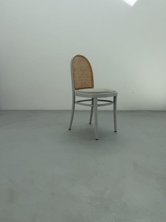 Image 1 of 4 chaises Thonet grises