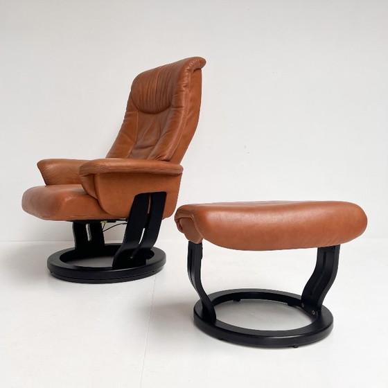 Poltrona reclinabile con pouf Hjort Knudsen, anni '90 – Poltrone relax, Leather, Wood, Vintage (photo 2 of 20)