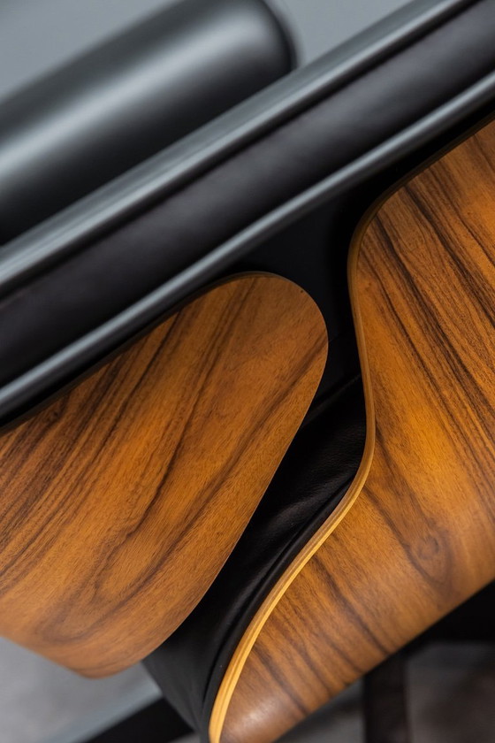 Image 1 of Sillón Eames + otomana