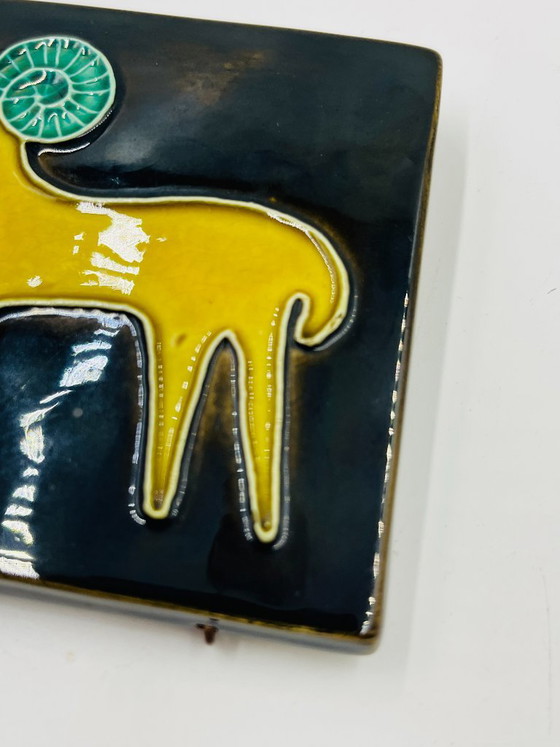 Piastrella vintage in ceramica a forma di testa di ariete di Yvette Manoy - 1968 – Decorazioni murali (photo 5 of 11)