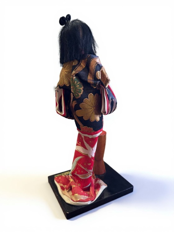 Image 1 of Conjunto de tres muñecas decorativas tradicionales japonesas.