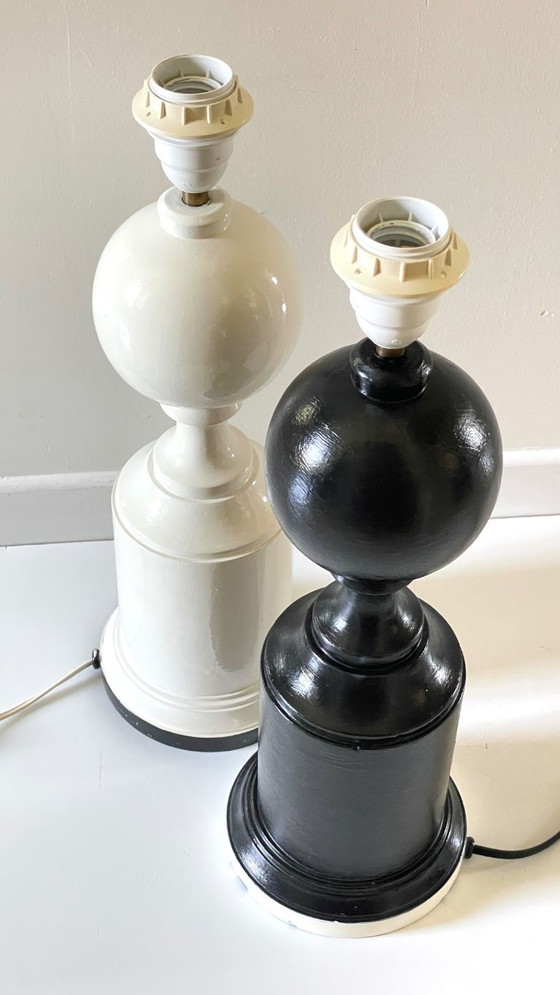 Image 1 of 2 Grands pieds de lampes noir et blanc bois tourné Vintage