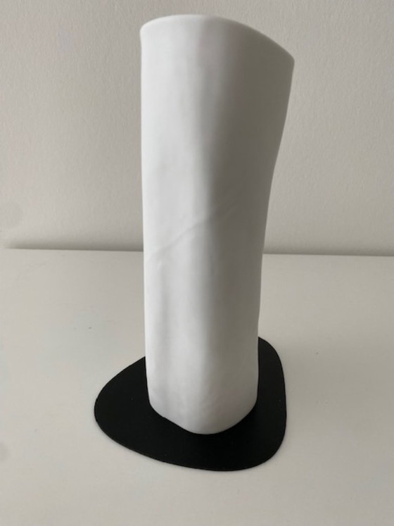 Vase sculptural blanc mat de la collection Rosenthal-Studio Line de Johan Van Loon, années 1980. – Porcelain (photo 6 of 6)