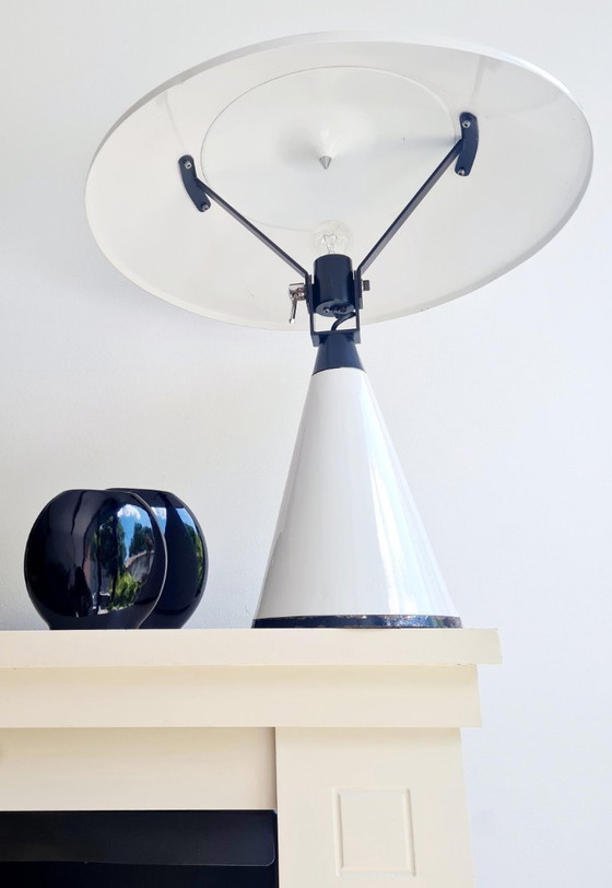 Image 1 of Vintage Elio Martinelli radar tafellamp, Italiaans design uit het ruimtetijdperk.