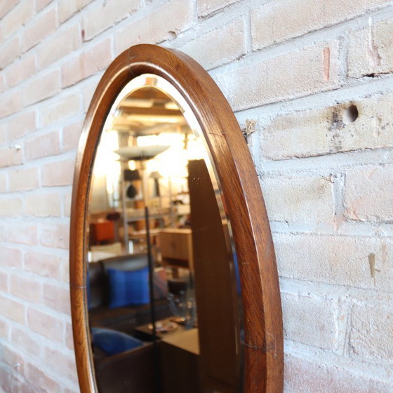 Image 1 of Miroir ovale en bois vintage antique