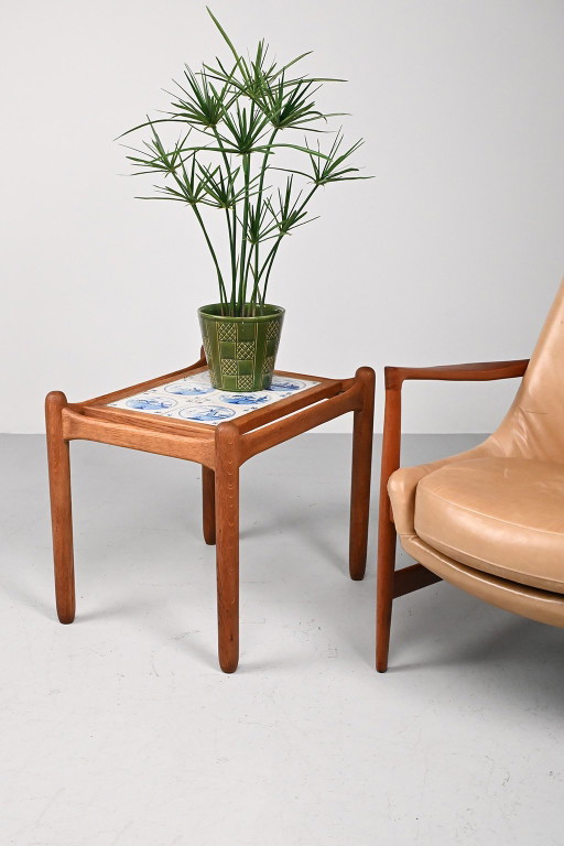 Unique oak side table (photo 2 of 7)