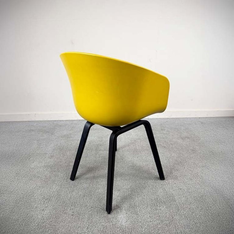 Hay Aac 22 bucket chair | €233 | Whoppah