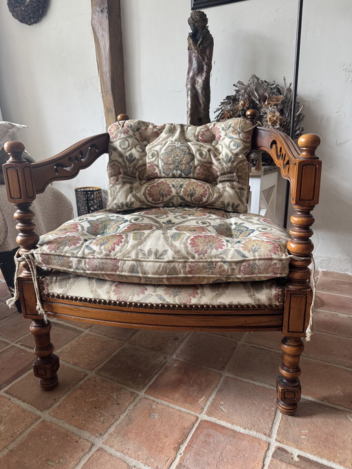 Giogetti Progetti armchair with Gobelin upholstery, Italy 1975.