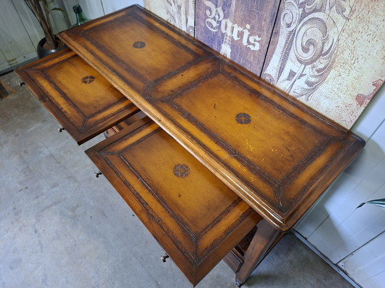 Image 1 of Antieke Engelse sidetable, wandtafel, wandconsole met lederen inleg afm. 126x46cm en 86cm hoog.