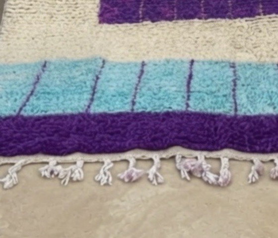 Image 1 of Grand tapis berbère fait main | Tapis marocain en laine | Violet, jaune et ivoire | Pièce unique