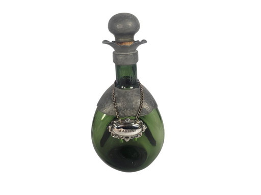 Niederländisches Design – Gero – Karaffe – Exilflasche – versilbertes Karaffenetikett – Dreieck mit Zinnbeschlägen – 30er Jahre