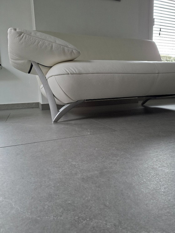 Image 1 of Canapé design 2 places en cuir Rolf Benz, entièrement rénové par des professionnels.