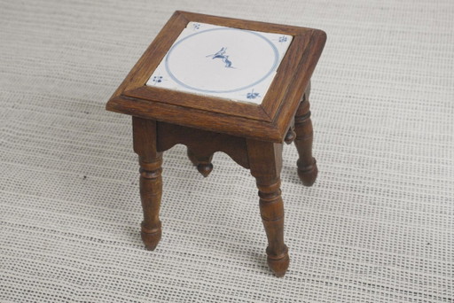 Sgabello antico olandese in stile country con piastrelle di Delft, sgabello vintage in legno, piano in (photo 2 of 24)