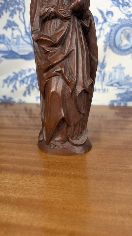 Image 1 of Vierge à l'Enfant en résine imitation bois patiné style Néo-Gothique vintage