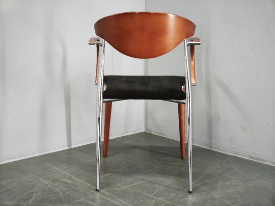 Paco Capdell Set aus acht spanischen Esszimmerstühlen aus Chrom, Holz und Samt – Wood (photo 9 of 21)