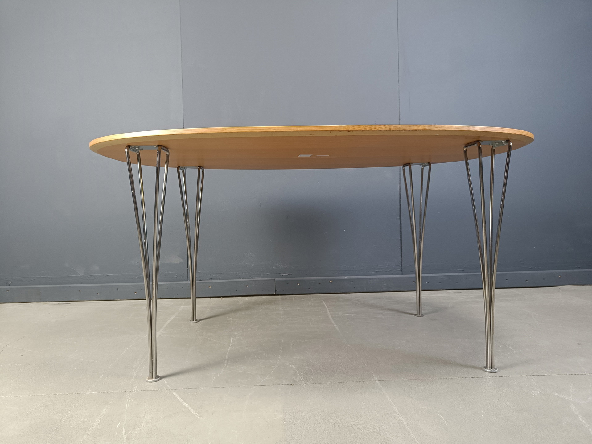 ダイニングテーブル SuperEllipse /Piet Hein & Bruno Mathsson Super Ellipse' Conference or Dining Table by Piet Hein for