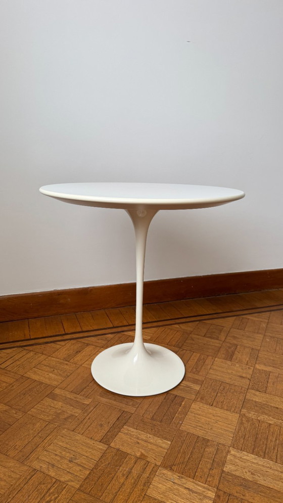 Image 1 of Mesa auxiliar KnollStudio Saarinen Tulip original de Eero Saarinen