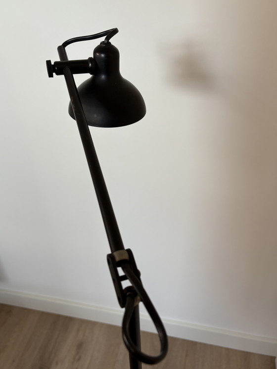 Image 1 of Lámpara de lectura de metal negro