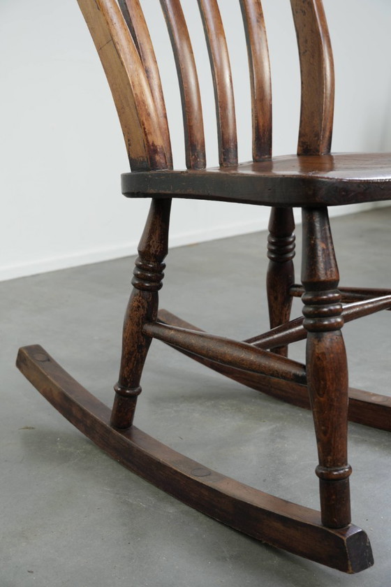 English oak Windsor rocking chair from the early 19th century with beautiful warm colors – Wood, Klassiek (photo 10 of 11)