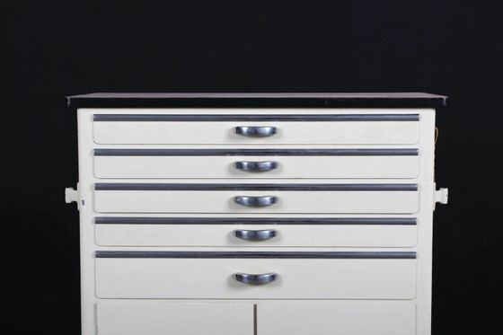 Armoire Vintage Baisch Bauhaus Industrial Design – Commodes, Metal, Glass (photo 2 of 17)