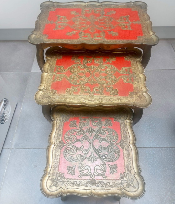 Tavolini impilabili fiorentini, Italia 1950, firmati. – Plastic, Wood (photo 15 of 15)