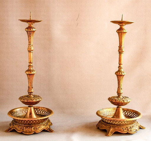 Een paar originele messing kandelaars. Antieke kandelaars. Vintage kaarsenstandaards. Een uniek paar.