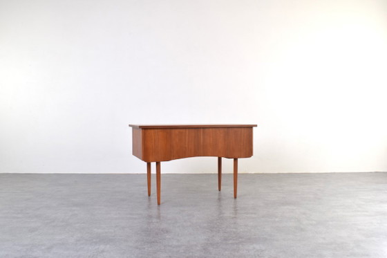 Escritorio danés de teca de mediados de siglo, década de 1960. – Wood (photo 6 of 20)