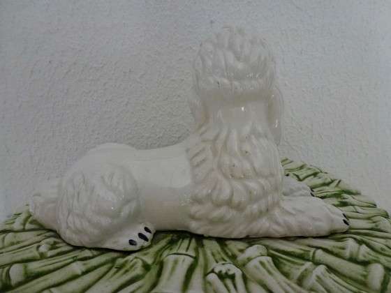 Image 1 of Vintage Italiaanse keramieken doos met bovenop een poedel.