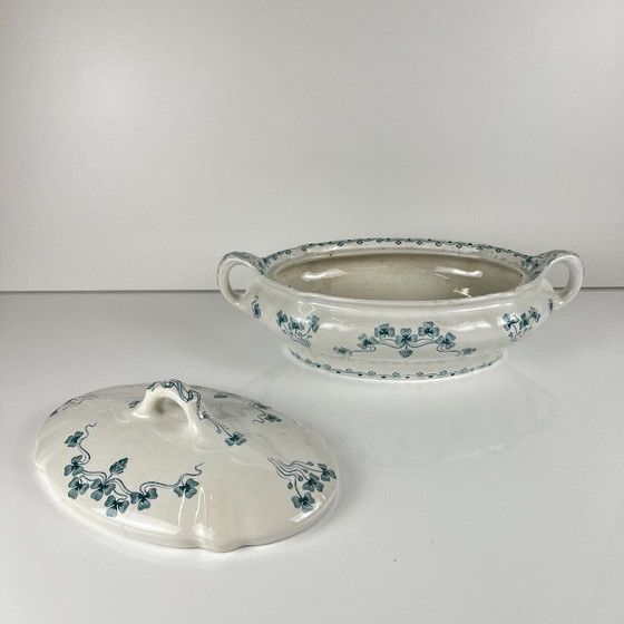 Image 1 of Plato de verduras Villeroy & Boch, modelo "Trèfle - Klee", azul, 1890-1900