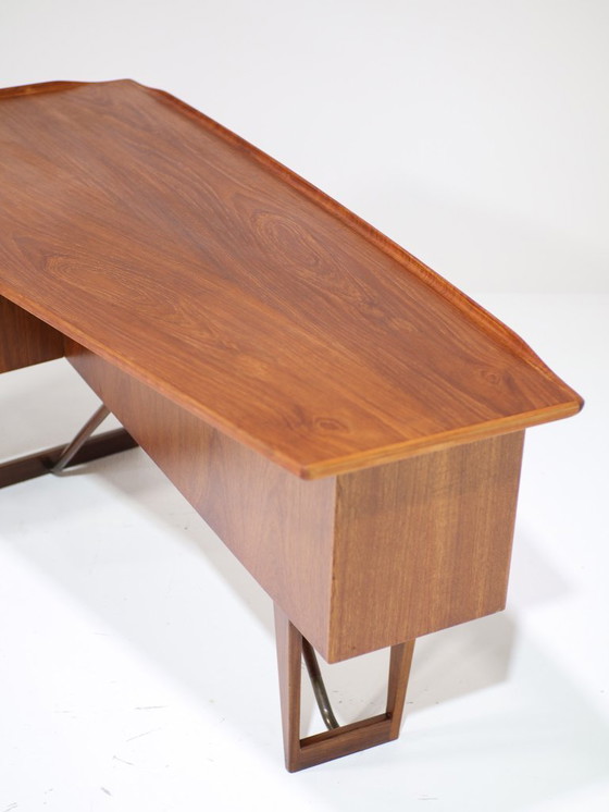 Image 1 of Freistehender Schreibtisch „Boomerang“ von Peter Løvig Nilsen