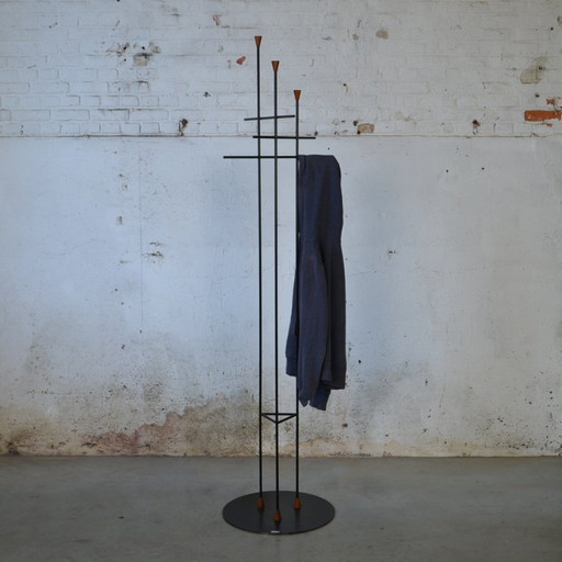 1x Twister Garderobenständer