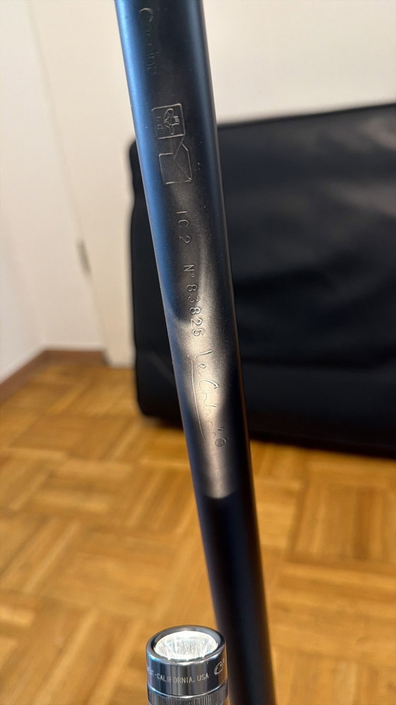 Sillón original Cassina LC2 – Le Corbusier – Cuero Negro – Sillones, Metal (photo 10 of 10)