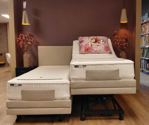 Elektrischer Boxspring von Sparta mit 1x hoch/niedrig