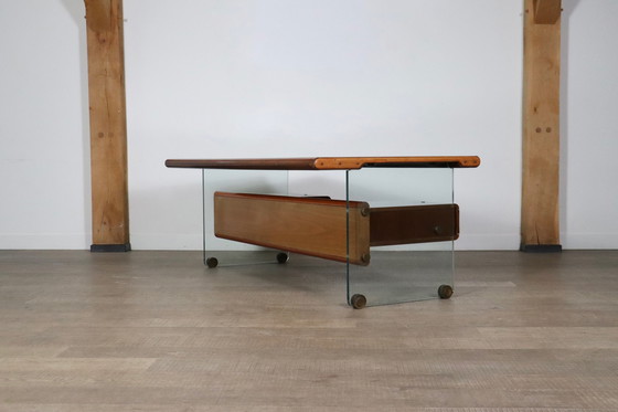 Image 1 of Directeurs bureau in glas, hout en messing van Tosi, Italië 1960S