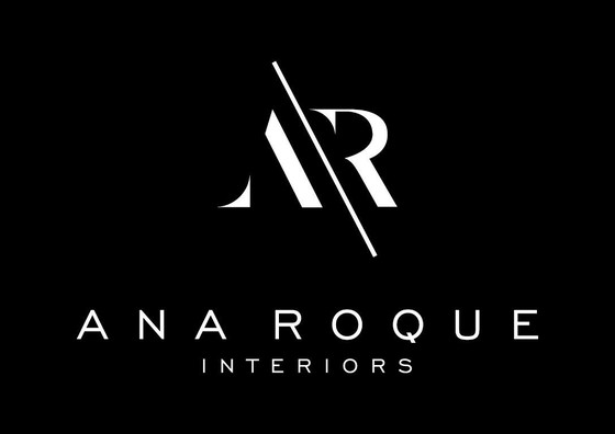 Image 1 of ANA ROQUE „KOI“ Sofa – Hellgrauer Samt & Gestell aus gebürstetem Goldmetall