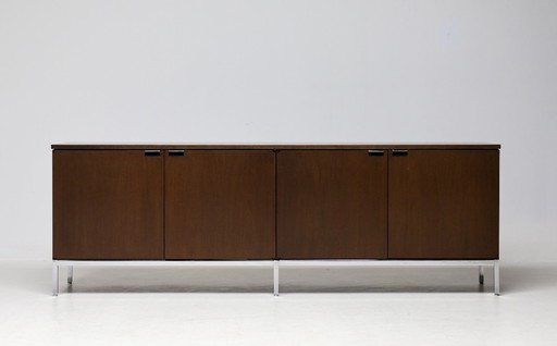 Florence Knoll Sideboard aus Walnussholz, Mid-Century Modern, Aufbewahrungsmöbel für Vorstandssitzungsräume