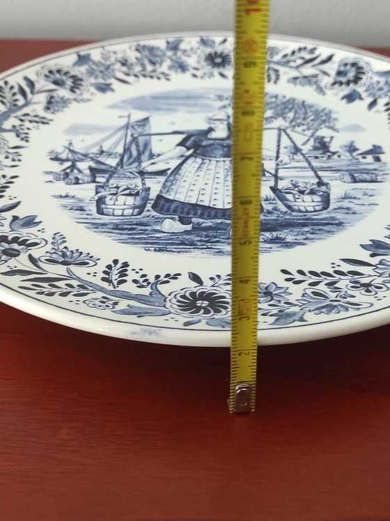 Image 1 of Lot de 2 assiettes murales vintage en faïence de Delft – Boch Belgium / Sphinx royal