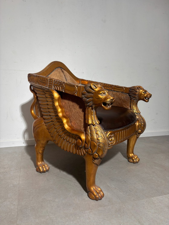 Sillón Trono de León Real – Piel de Vaca y Detalles Dorados – Sillones (photo 4 of 7)