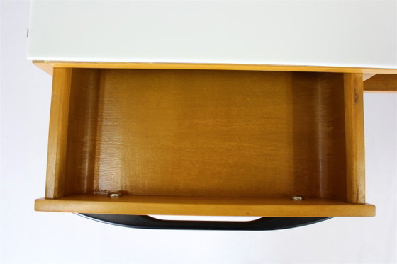 Gerestaureerd schrijfbureau in mid-century modern stijl van Up Zavody, jaren 60. – Glass (photo 4 of 20)