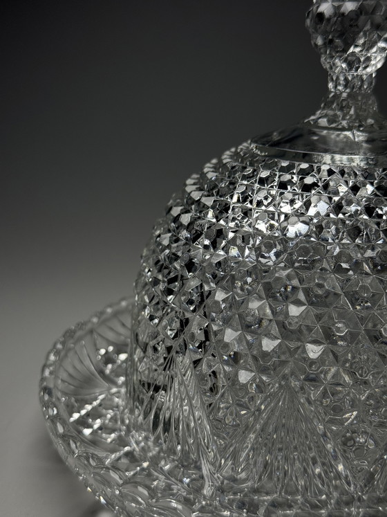 Image 1 of Campana para queso/mantequilla de vidrio prensado estilo Art Déco – Verreries de Scailmont, Bélgica, década de 1930