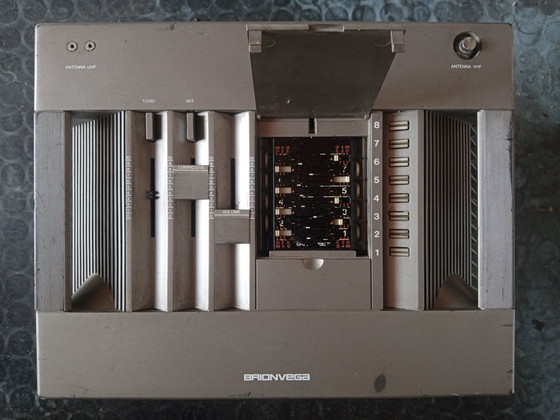 Image 1 of Diseño de Bellini Mario para la producción italiana de Brionvega: primer monitor de televisión en los años 70.