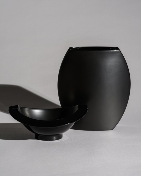 Image 1 of Jan van der Vaart pour Rosenthal Vase en porcelaine noire et duo de bols Nautica, Allemagne