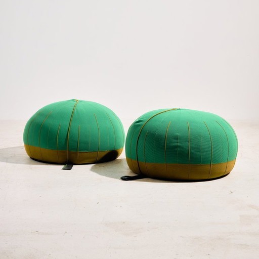 MK11756 Mochi poef van Hella Jongerius voor Vitra