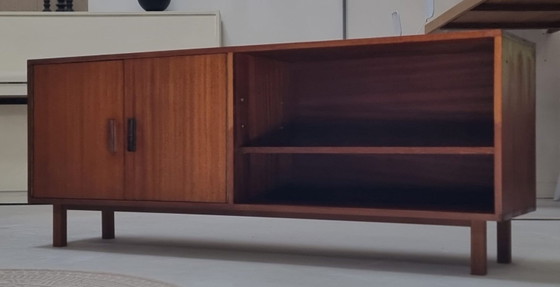 Image 1 of buffet du milieu du siècle