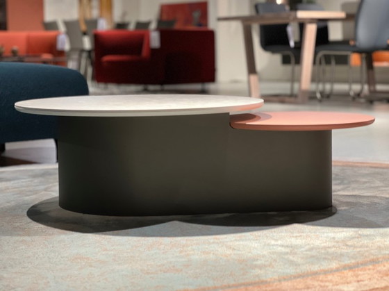 Image 1 of Pode Flowy coffee table