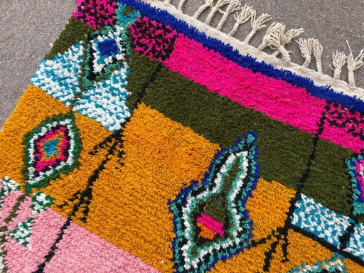 Handmade Moroccan Wool Rug: Tribal Geometric Design with Tassels