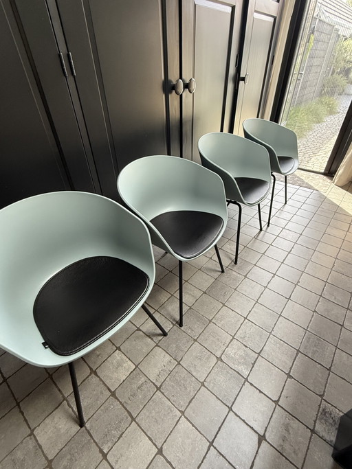 4 Bucket chairs from the brand HAY – eetkamerstoelen, Metal, Plastic (photo 2 of 7)